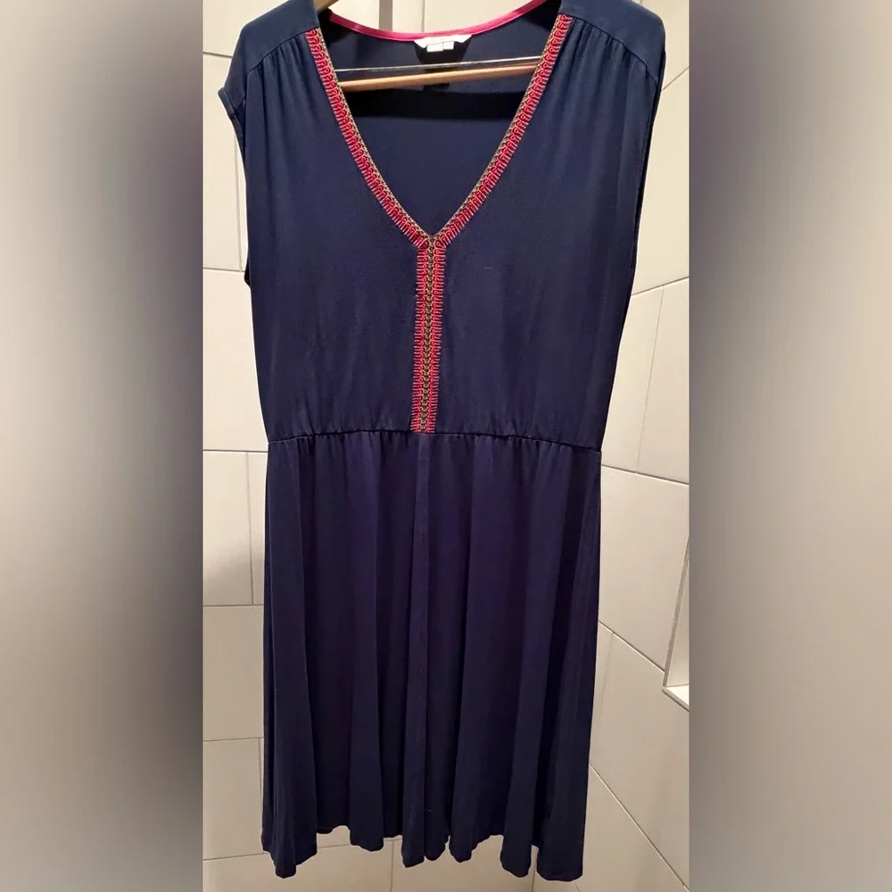 Boden Navy Embroidered V-Neck Dress 16L - Picture 3 of 8